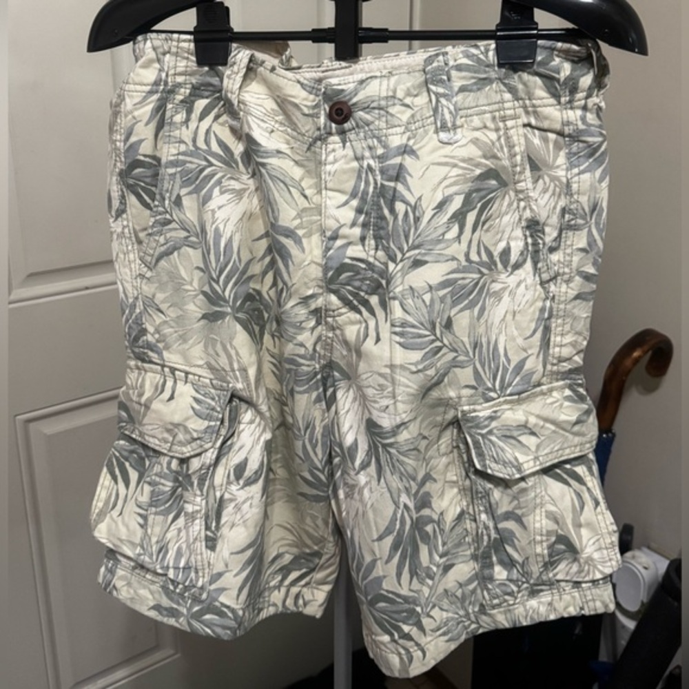 Hollister Shorts I Men’s I Cargo I Leaf Pattern I Size M I Button Fly
